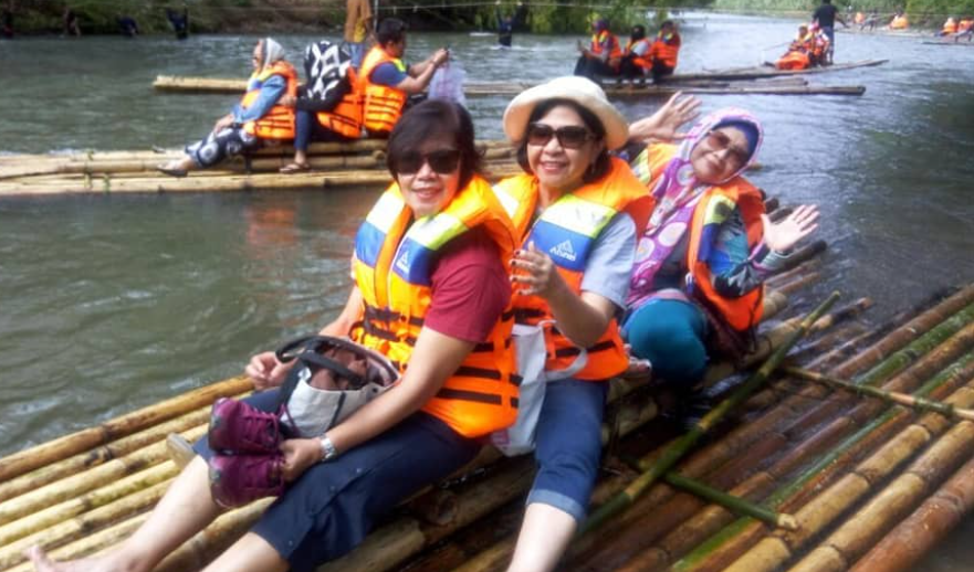 Wisata Bamboo Rafting Loksado